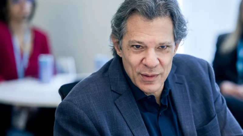 Haddad encontra líderes neste domingo (8) para tentar resolver impasse no IOF