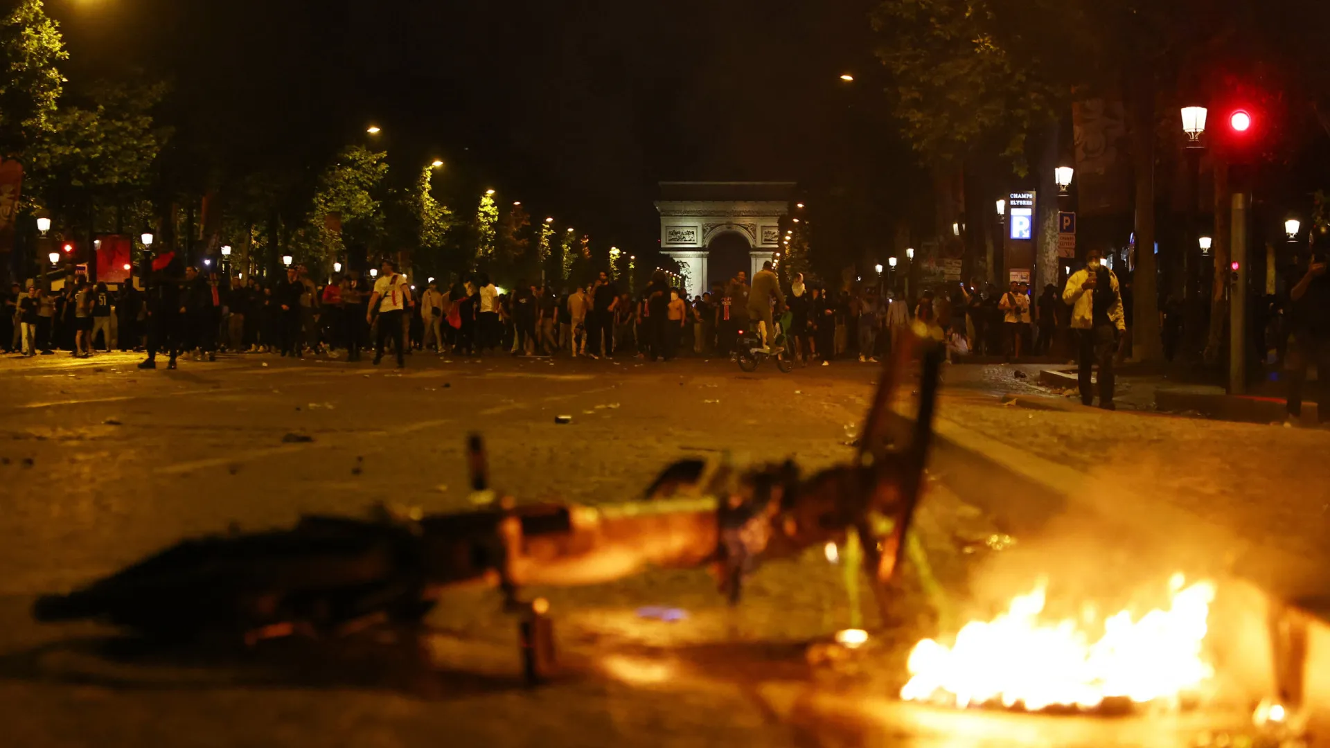 Dois mortos, 500 detidos e uma família atropelada: Os ‘festejos’ do PSG