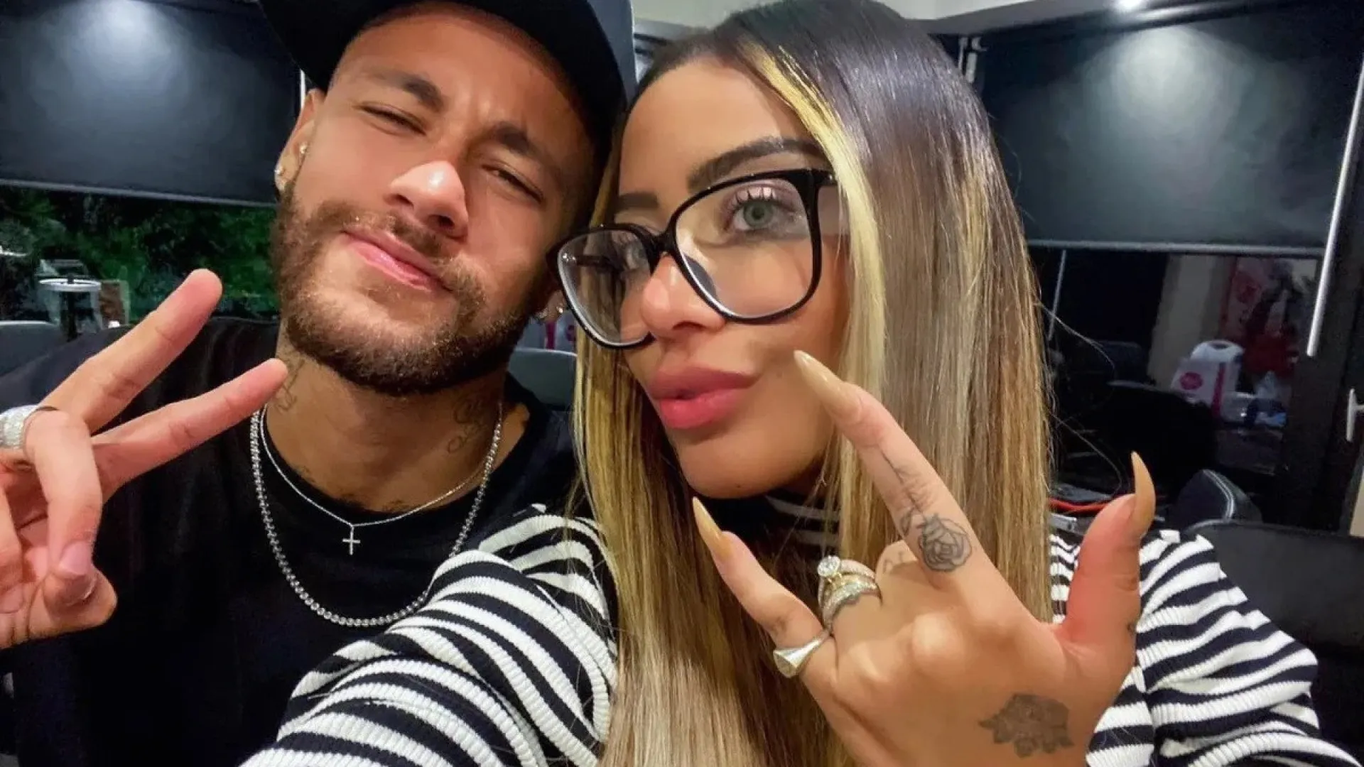 Rafaella Santos defende Neymar após gol de mão e expulsão