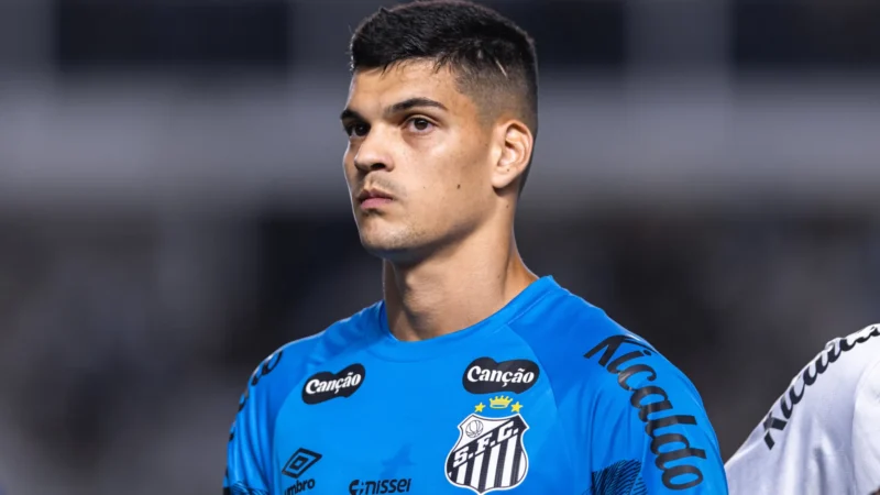 Santos tenta segurar Gabriel Brazão e admite negociação por João Paulo