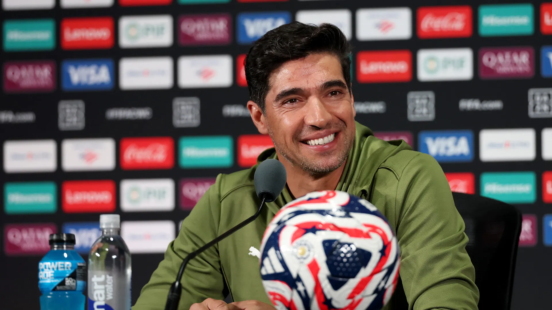 Mundial de Clubes: Palmeiras e Botafogo entram em campo nesta quinta