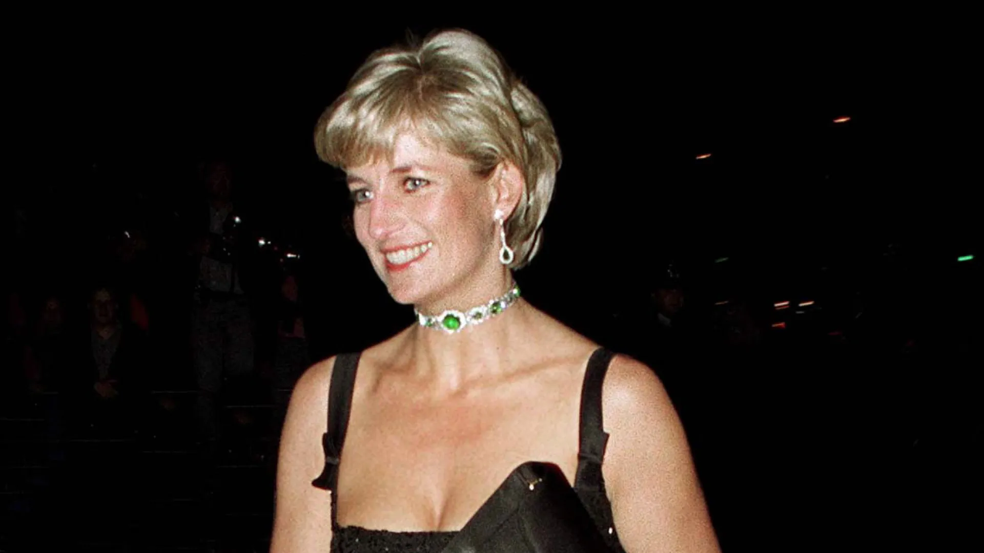 Vestido de princesa Diana em seu último aniversário encanta até hoje
