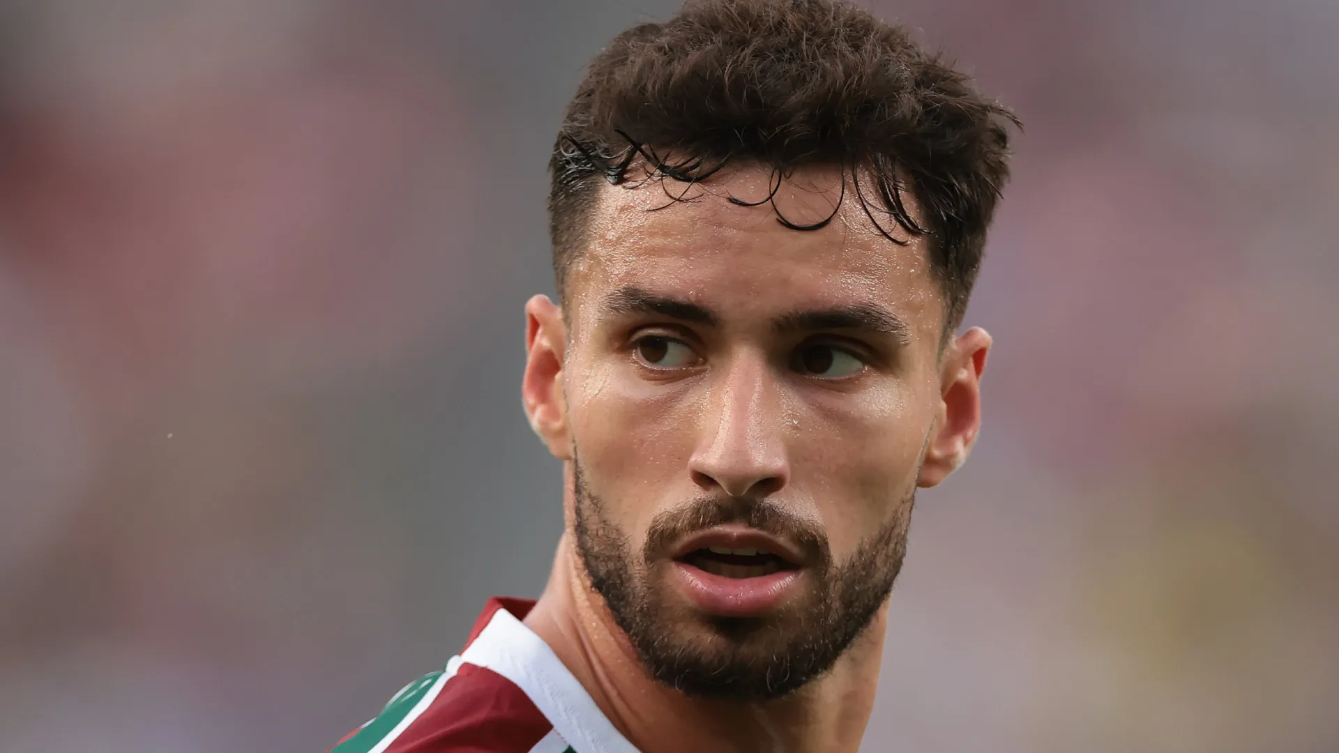 Morador de rua invade hotel e dorme em quarto de jogador do Fluminense