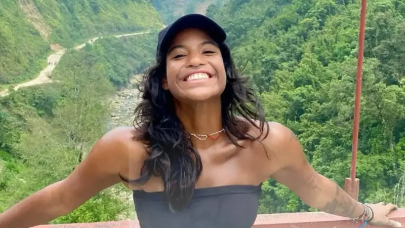 ‘Esses caras mataram minha filha’, diz mãe de brasileira morta em vulcão na Indonésia
