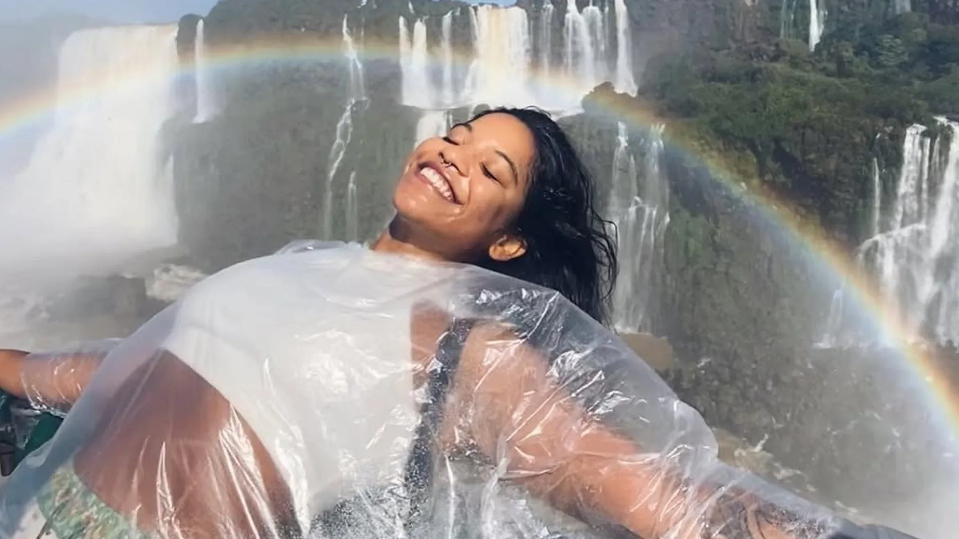 O que falhou? Juliana morreu após dias à espera de resgate na Indonésia