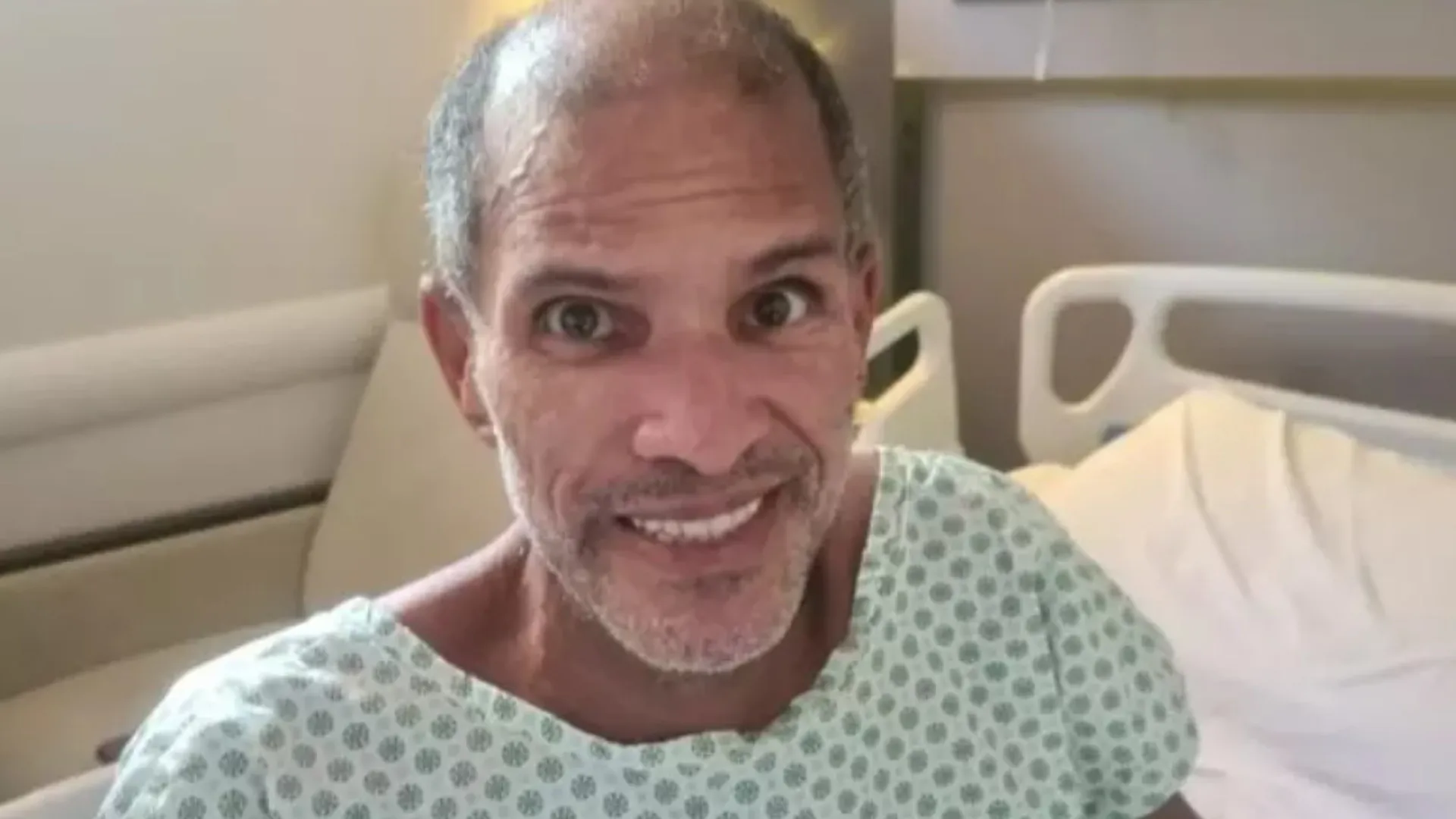 Ídolo do Vasco sofre parada e está internado em estado grave na UTI