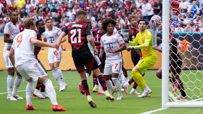 Flamengo comete erros com a bola, é castigado pelo Bayern e cai no Mundial