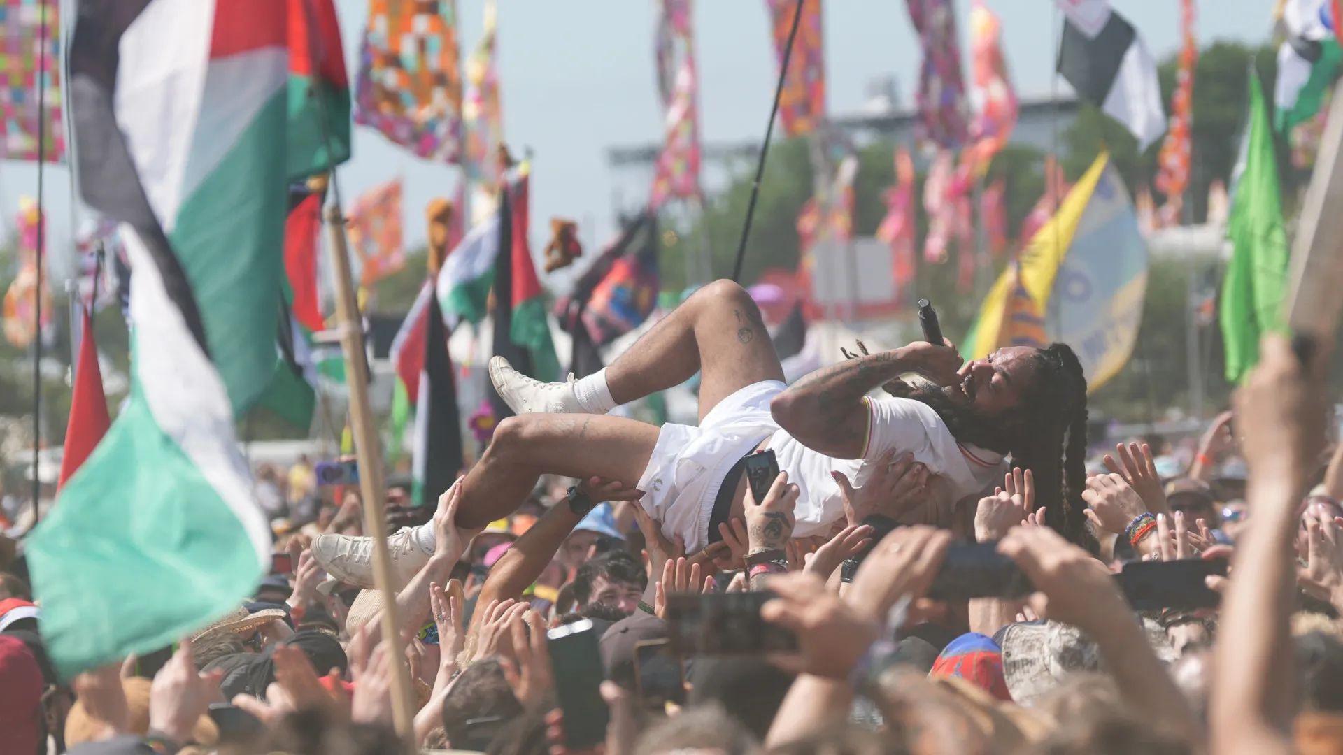 Estados Unidos revogam visto de grupo de rap que atacou Israel em show