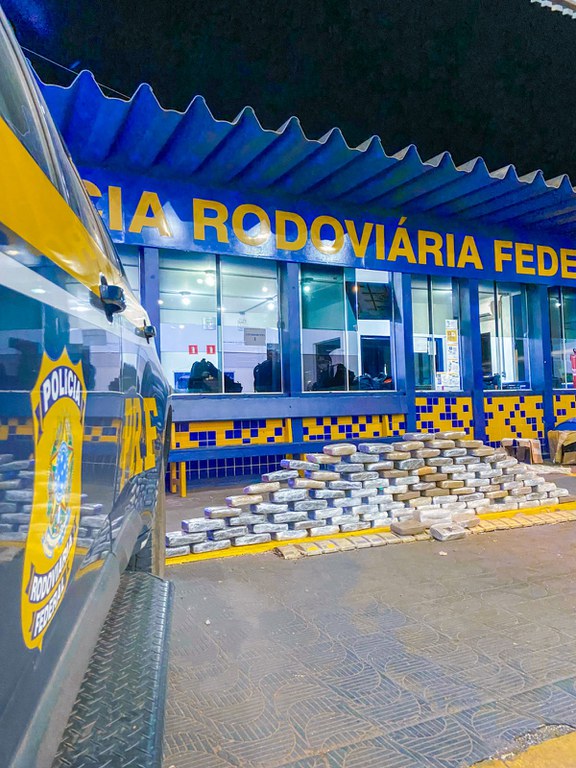 PRF apreende 113 kg de Skunk em caminhão na BR-364, em Rondonópolis