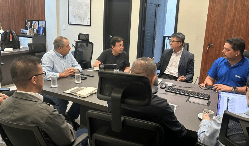 Comitiva chinesa discute projeto de rastreabilidade da carne em MT e visita fazenda em Mutum