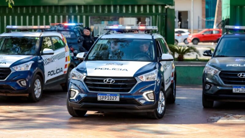 De farda à cadeia: PMs armados fazem “caça psicológica” por dívida e acabam presos em MT