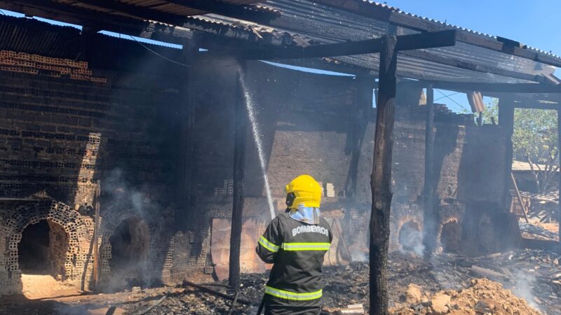 Incêndio atinge fábrica de tijolos em Guarantã do Norte