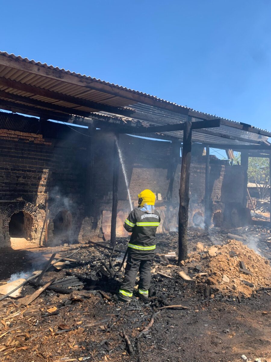 Incêndio atinge fábrica de tijolos em Guarantã do Norte