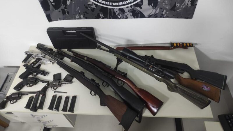 PM apreende arsenal de guerra e prende três faccionados em Tangará da Serra