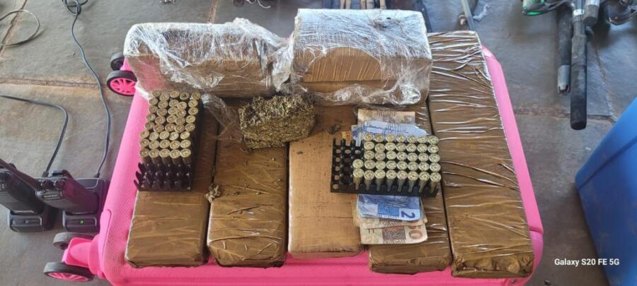 Quadrilha é presa com drogas, armas e produtos roubados às margens do Rio Sepotuba, em Lambari D’Oeste