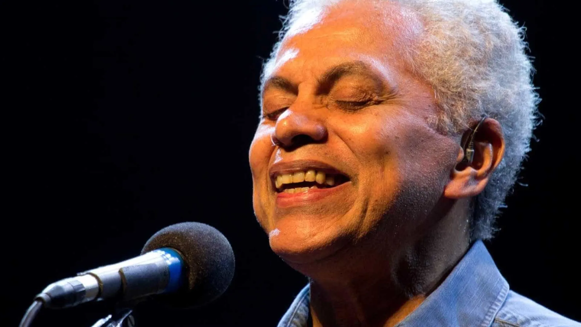 Paulinho da Viola é internado e retira cisto em hospital do Rio de Janeiro