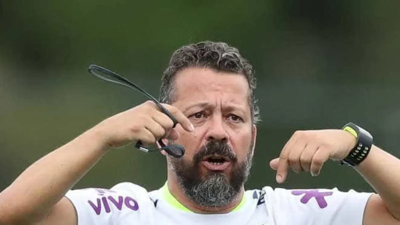 Cleber Xavier vai trabalhar parte ‘mental’ do elenco santista por reabilitação no Brasileiro