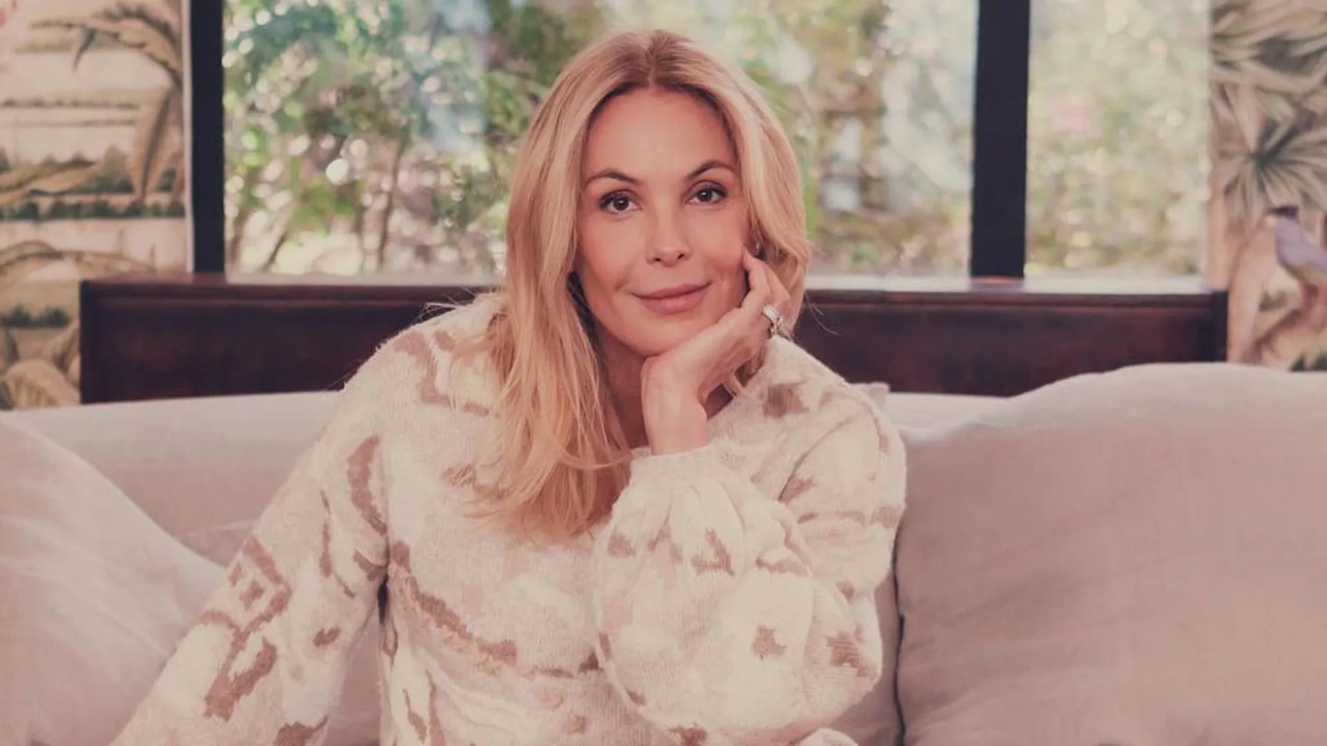 Carolina Ferraz relata cinco anos de perseguição por mulher russa