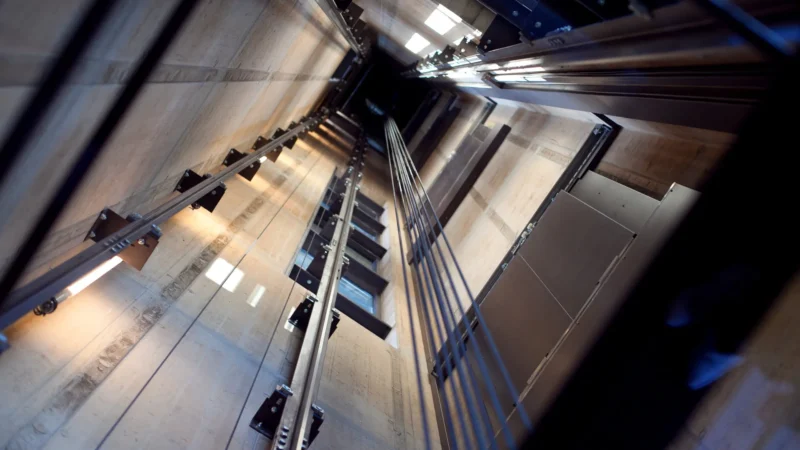 Elevador de hospital infantil público despenca e deixa feridos no Pará