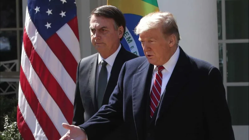 Trump ignora Bolsonaro ao comentar tarifas ao Brasil: ‘Não é meu amigo’