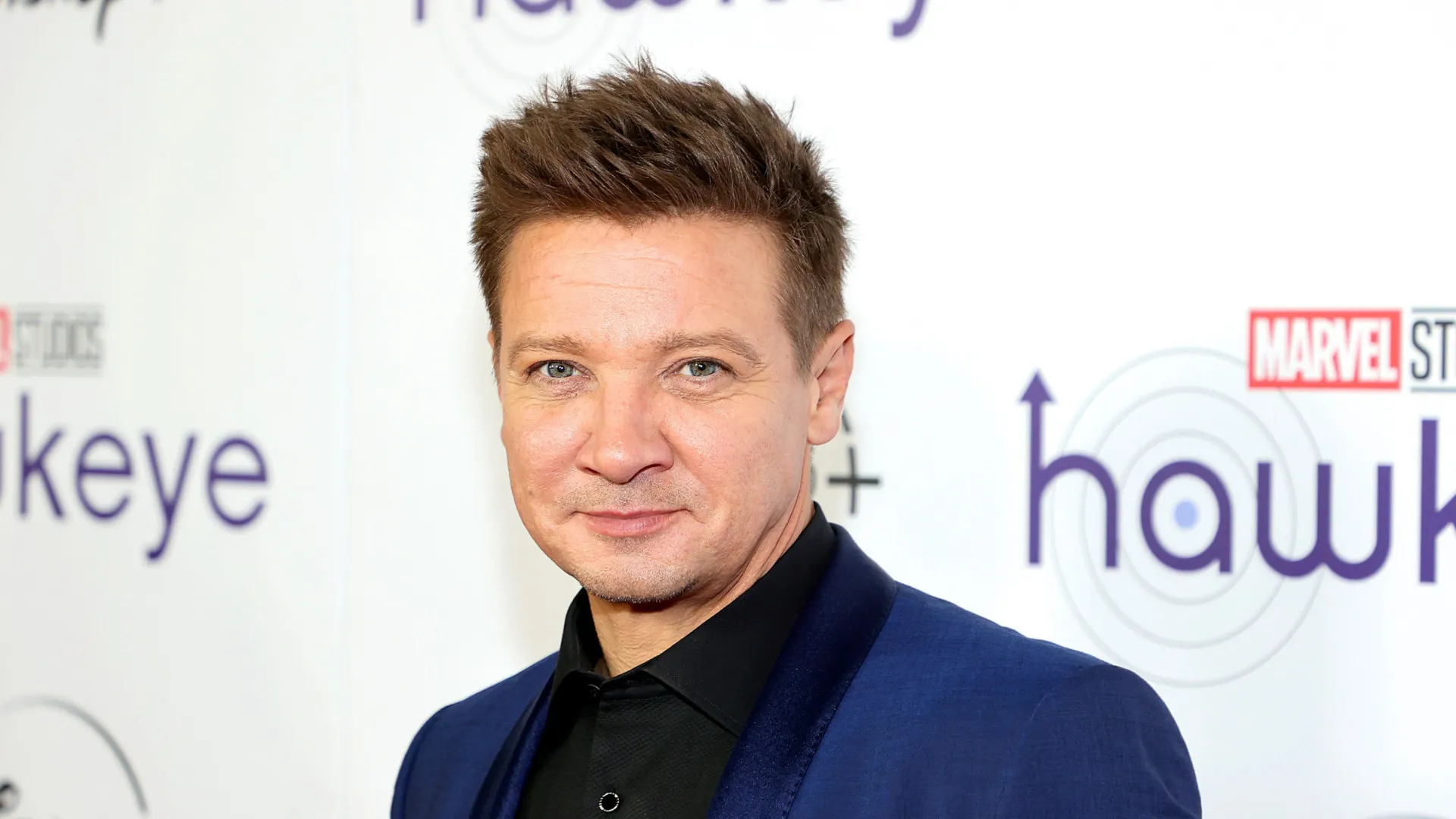 Jeremy Renner nega acusações de ameaça contra ex-mulher