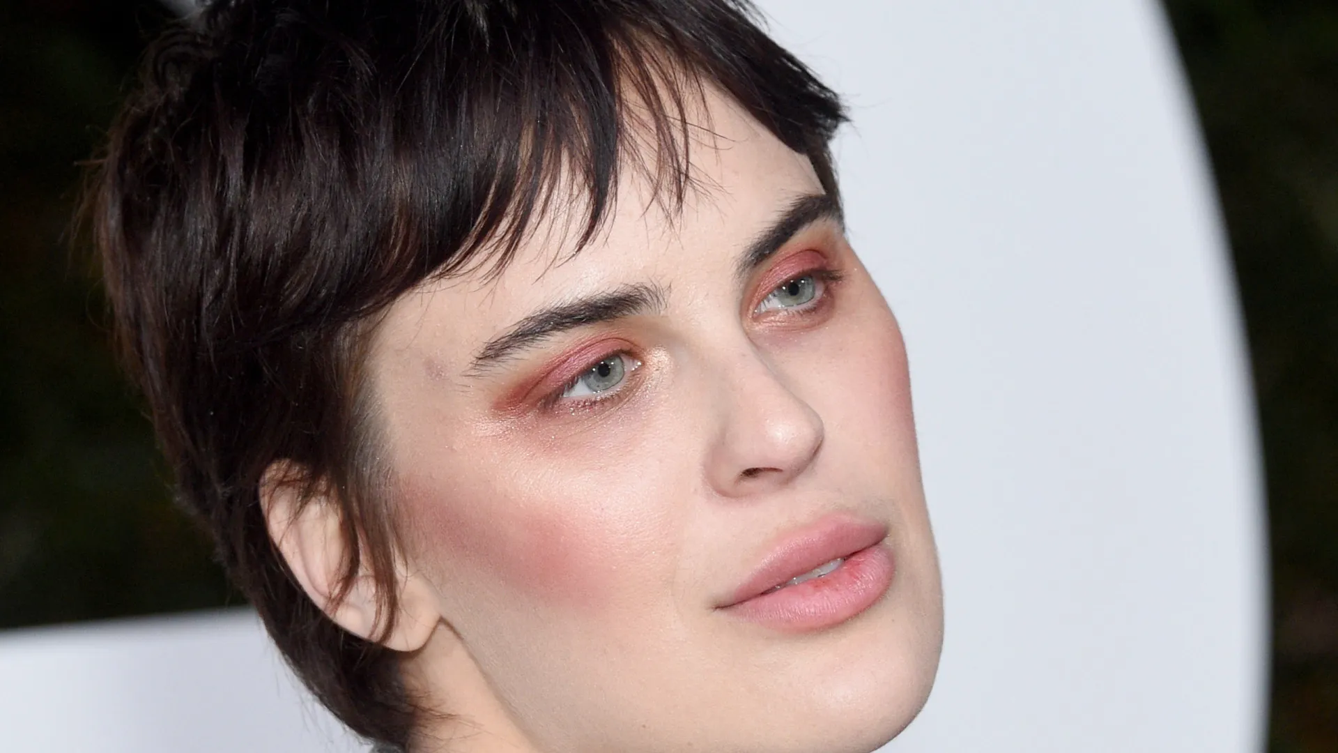 Filha de Bruce Willis e Demi Moore revela sequelas graves da anorexia