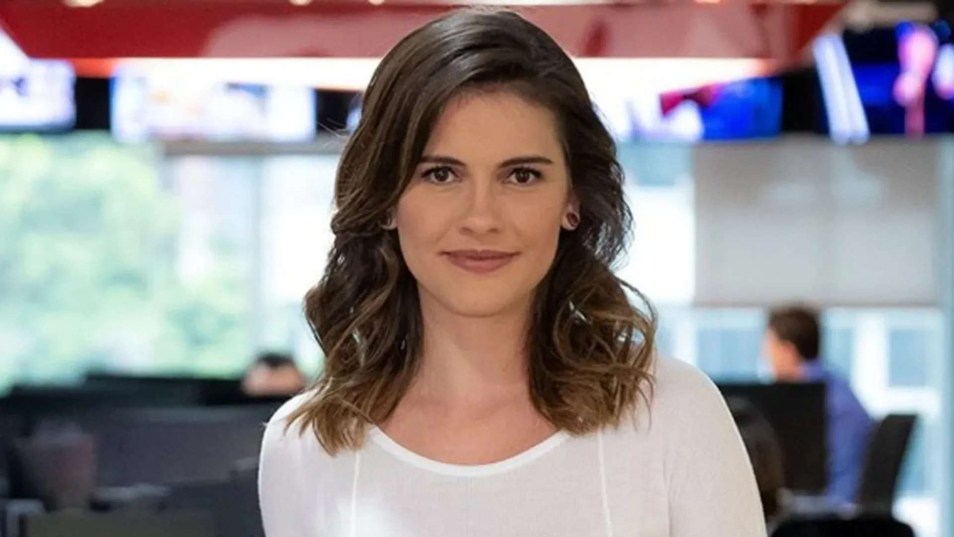 Quem é Elisa Veeck, apresentadora da CNN que chamou Bolsonaro de Bozo ao vivo