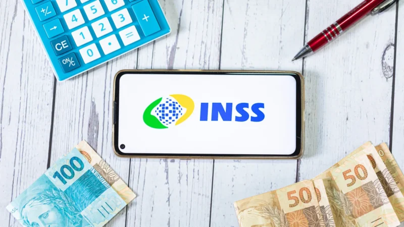 Fila do INSS cai 10% em quatro meses e chega a 2,4 milhões, diz instituto