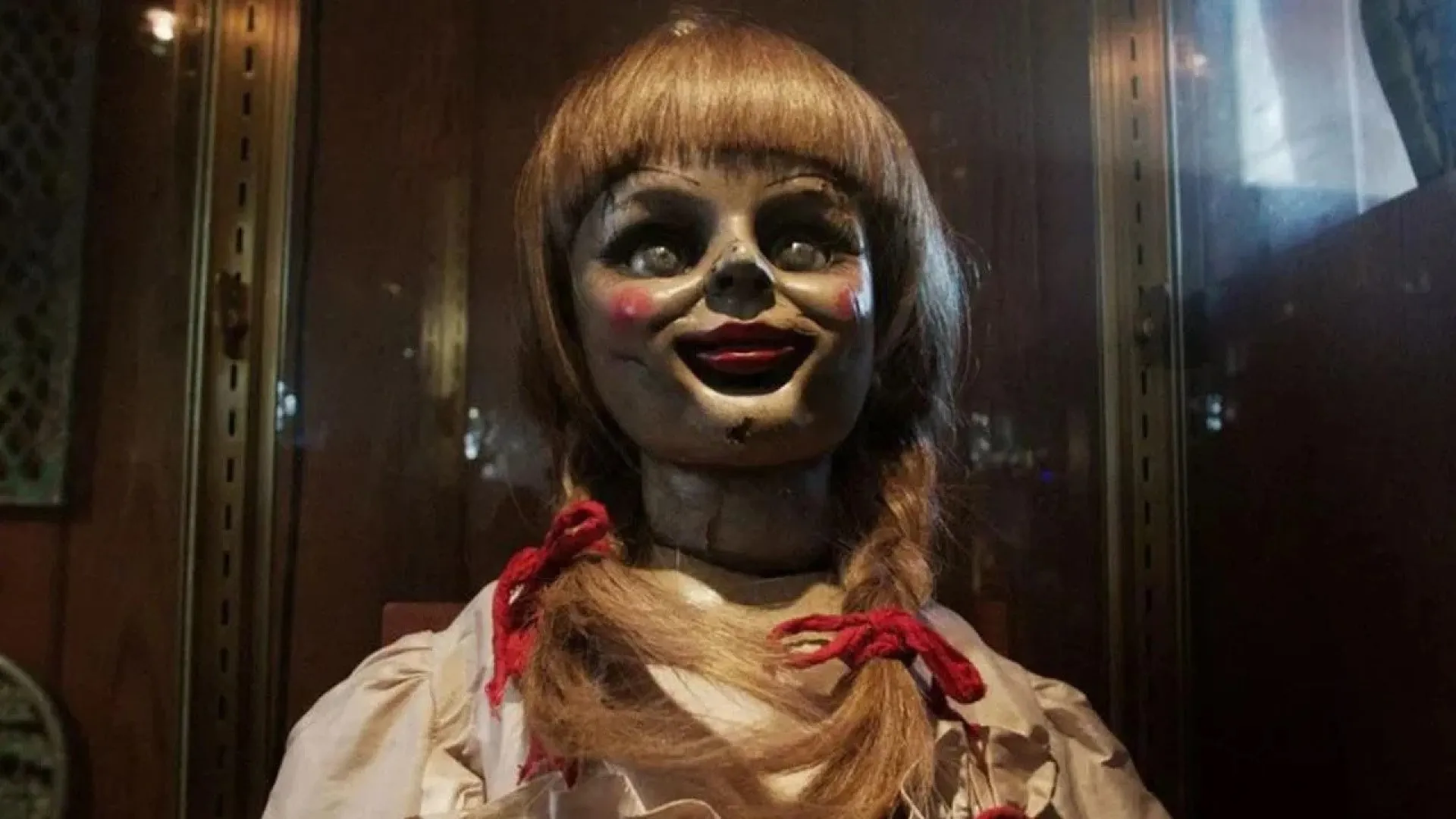 Morte de investigador paranormal reacende lendas sobre a boneca Annabelle