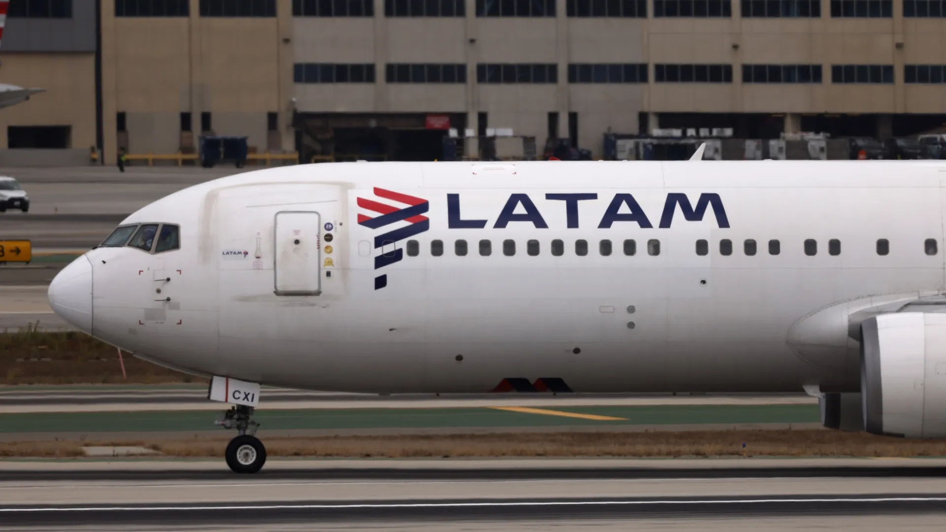 Latam passará a oferecer wi-fi em aviões de grande porte a partir de 2026