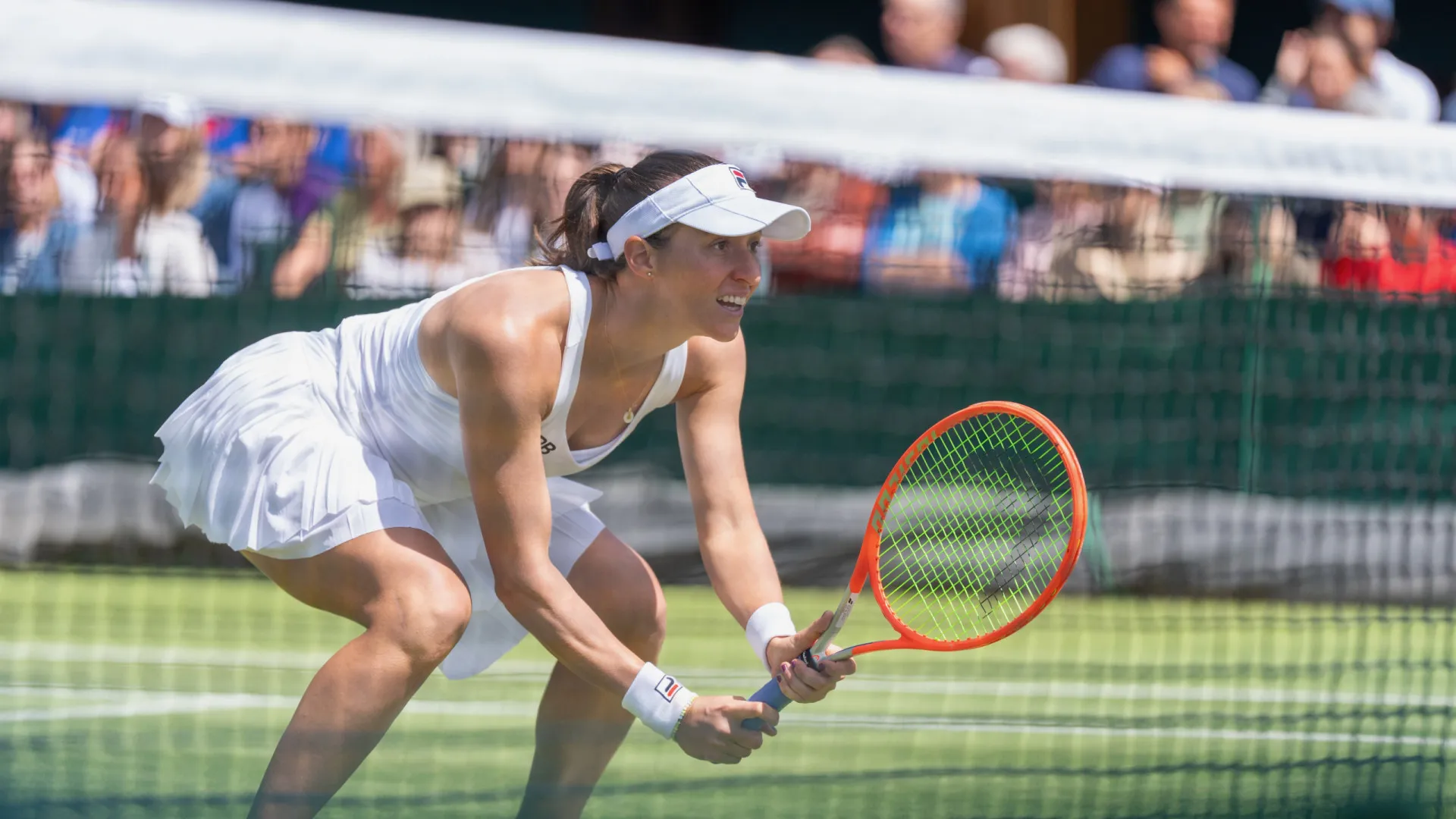 Luisa Stefani avança nas duplas mistas e nas femininas em Wimbledon