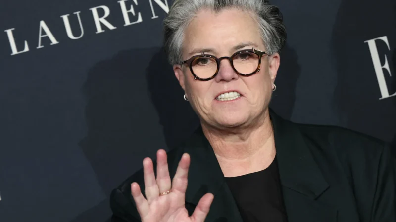 ‘Velho desalmado’, diz atriz Rosie O’Donnell após ser ameaçada por Trump de perder cidadania