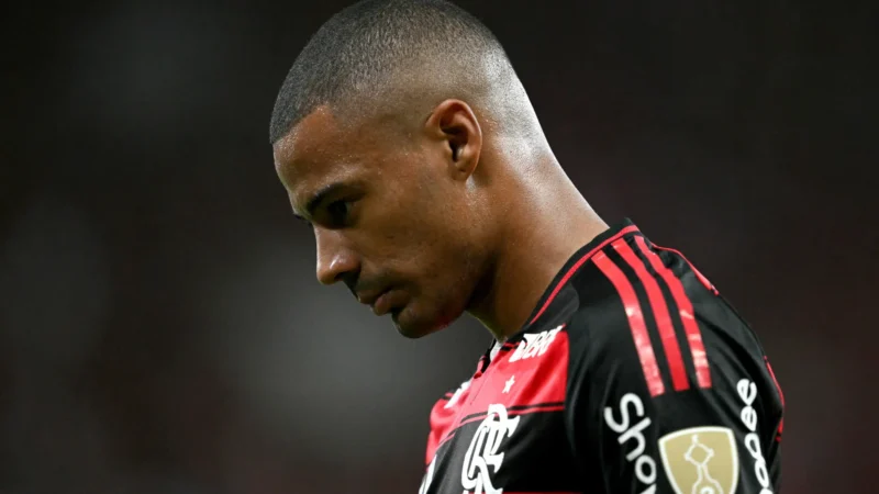Estafe de De La Cruz critica médico do Flamengo e aponta falta de ética