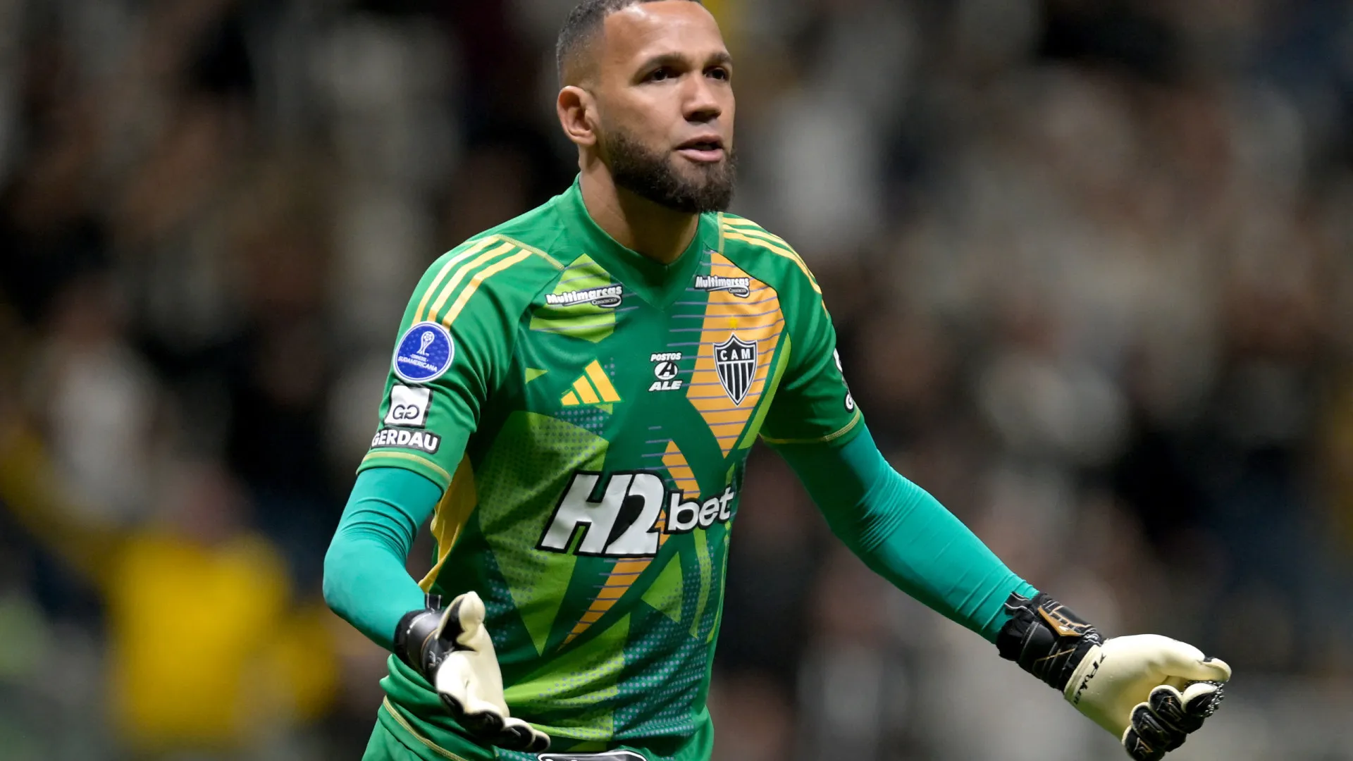 Everson se agiganta nos pênaltis, evita vexame, e Atlético avança na Sula