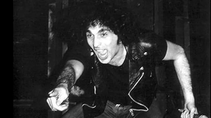 Morre Paul Mario Day, primeiro vocalista do Iron Maiden, aos 69 anos