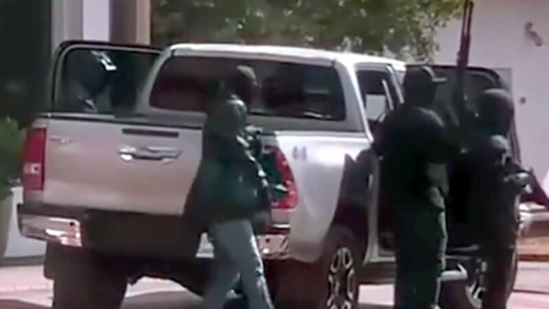 Criminosos invadem banco em Brasnorte, fazem reféns e fogem com malote de dinheiro (Vídeo)