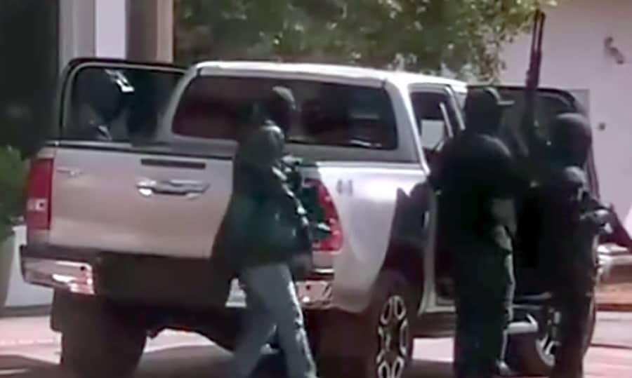 Criminosos invadem banco em Brasnorte, fazem reféns e fogem com malote de dinheiro (Vídeo)