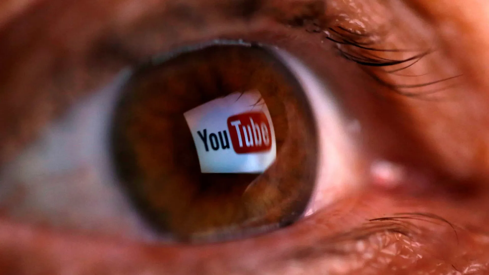 Pais repensam exposição de filhos nas redes após repercussão de denúncia do youtuber Felca