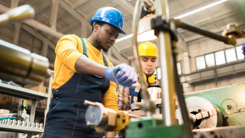 IBGE: produção industrial cresce em 7 de 15 locais pesquisados em junho ante maio