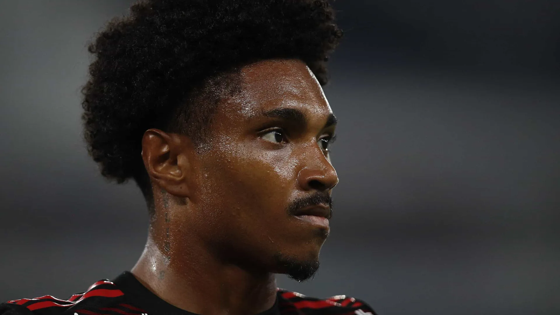 Corinthians anuncia contratação do atacante Vitinho, ex-Flamengo, até 2026