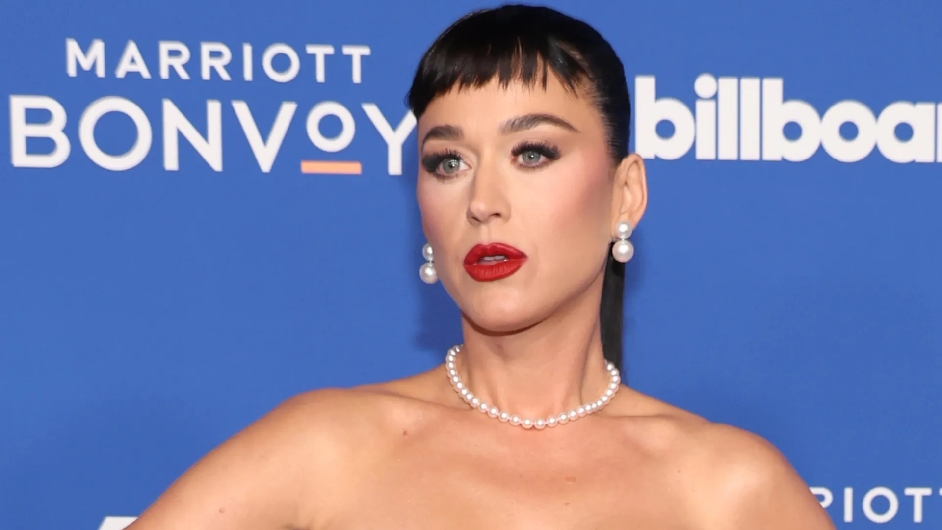 Katy Perry passará parte do aniversário da filha no ‘tribunal’