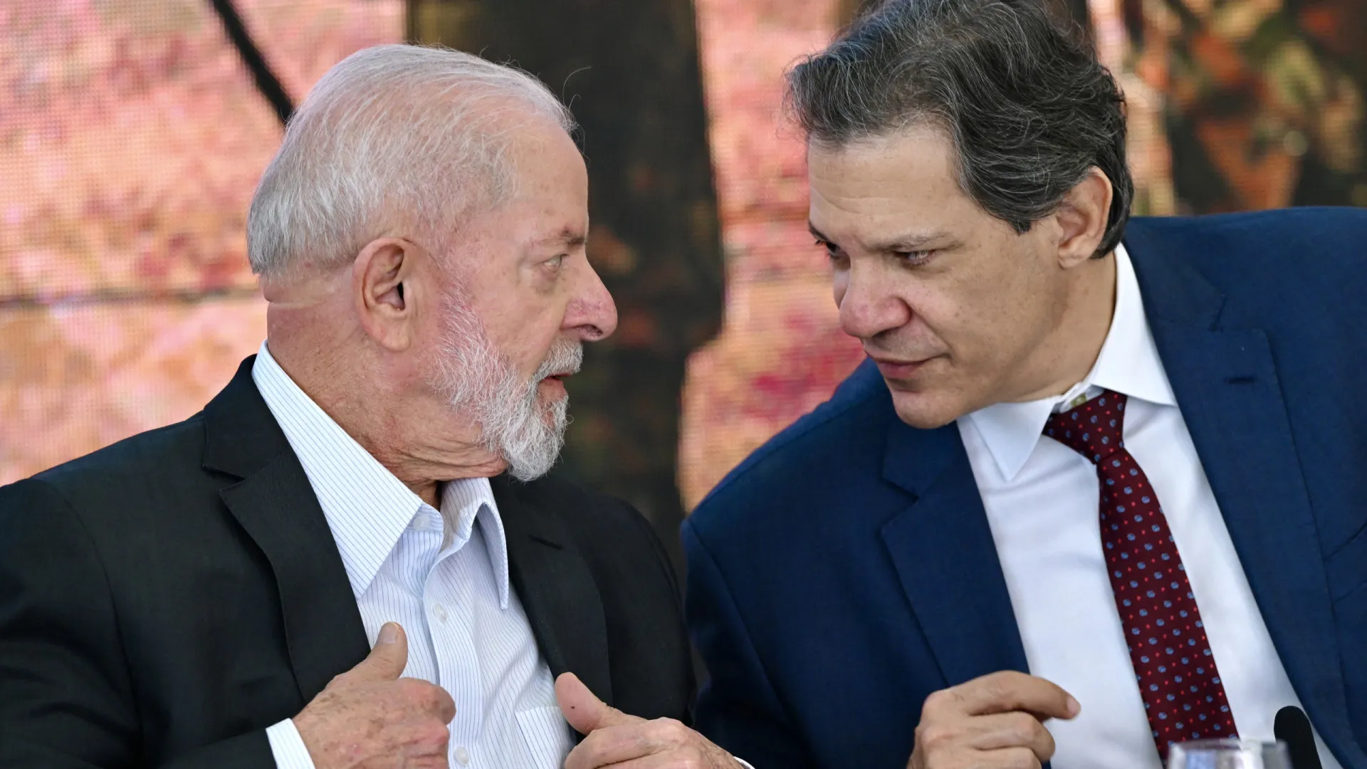Lula pede a Haddad cálculo sobre tarifa zero ou simbólica de ônibus para domingos e feriados