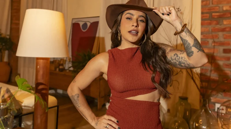 Avião de Lauana Prado faz pouso de emergência após porta abrir durante voo