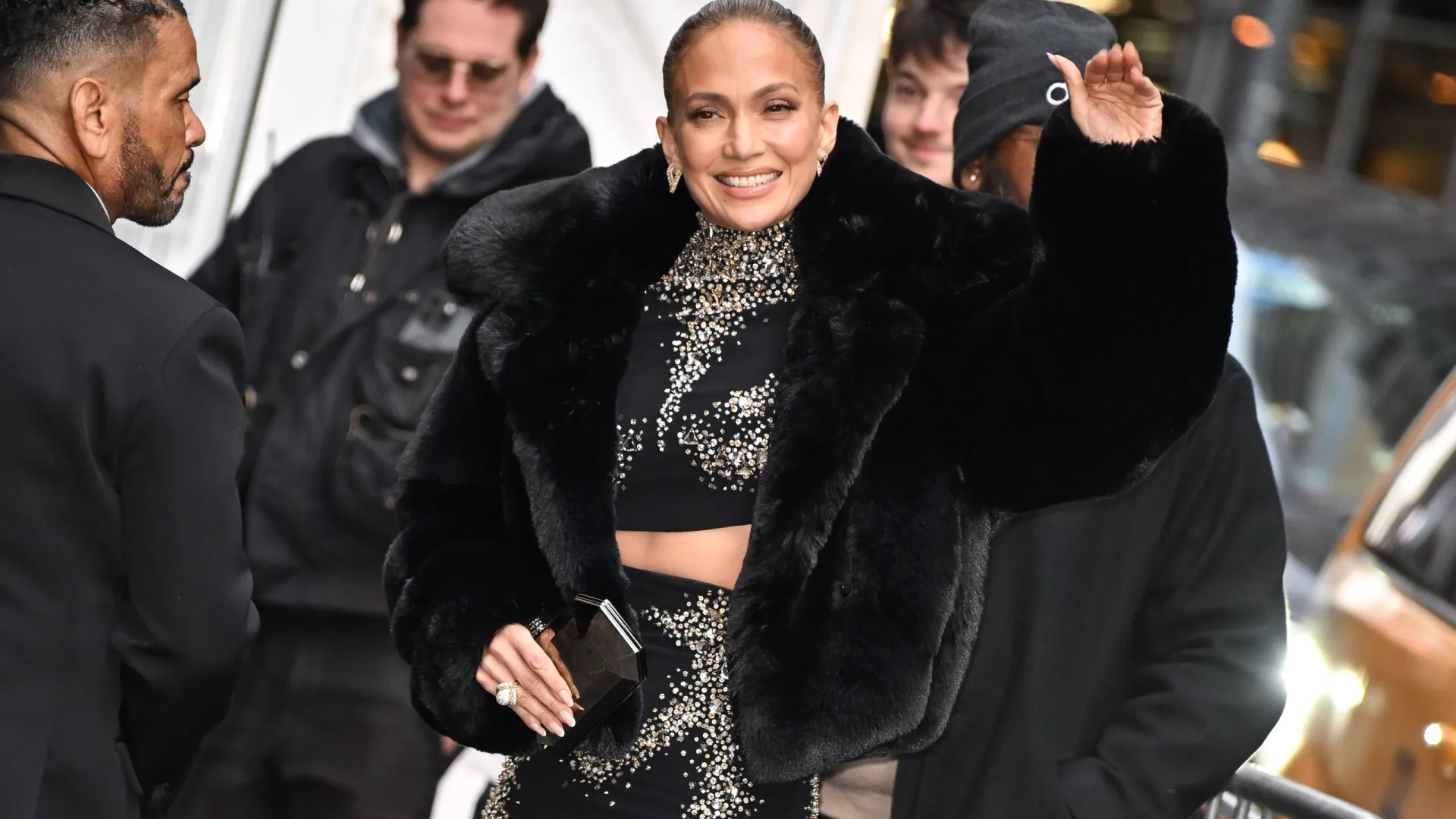 Segurança barra Jennifer Lopez em loja da Chanel na Turquia