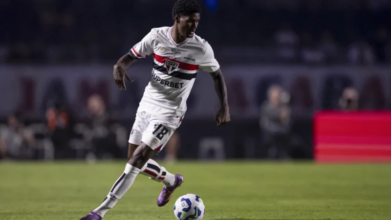 São Paulo pode negociar Lucas Ferreira por R$ 60 mi; Cruzeiro tem interesse