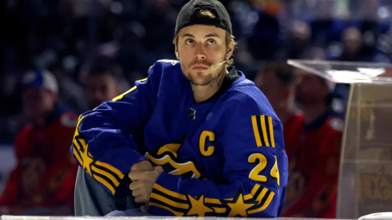 Imitador de Justin Bieber engana hotel e sobe ao palco de boate em Las Vegas