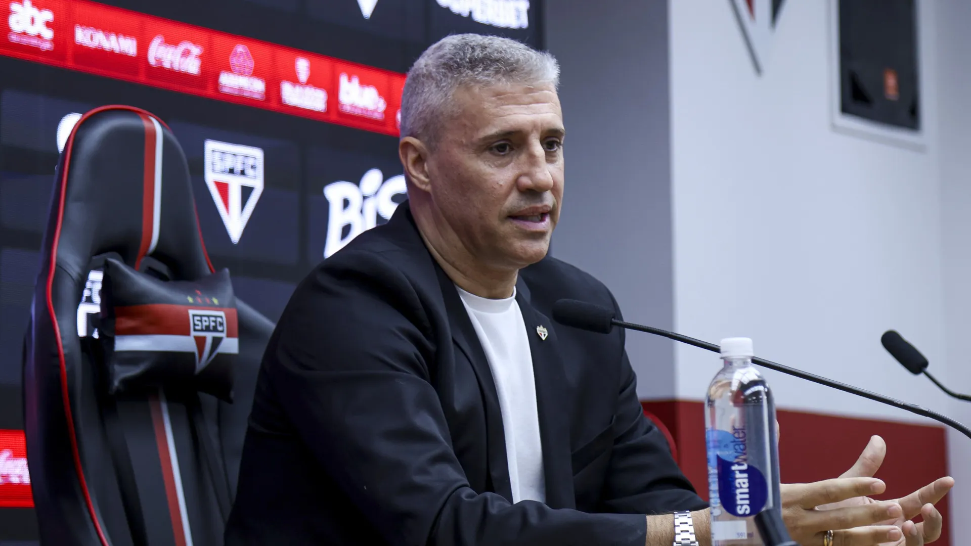 São Paulo embala com Crespo e fica a um jogo de repetir marca de Ceni