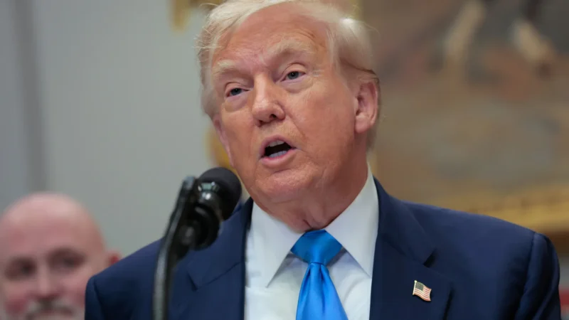 Trump diz que decisão sobre tarifas contra quem importa petróleo russo será divulgada na quarta