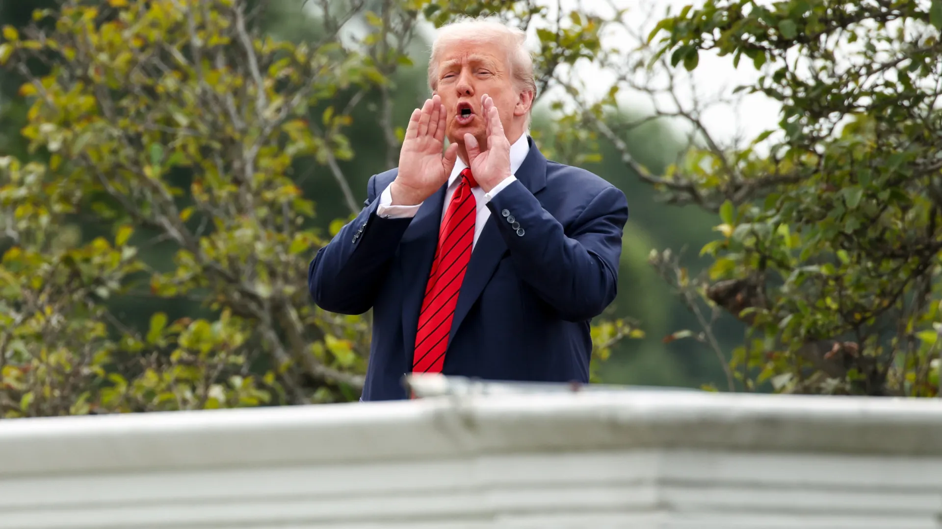 Trump avalia entrar com ação contra presidente do Fed por gastos com reforma