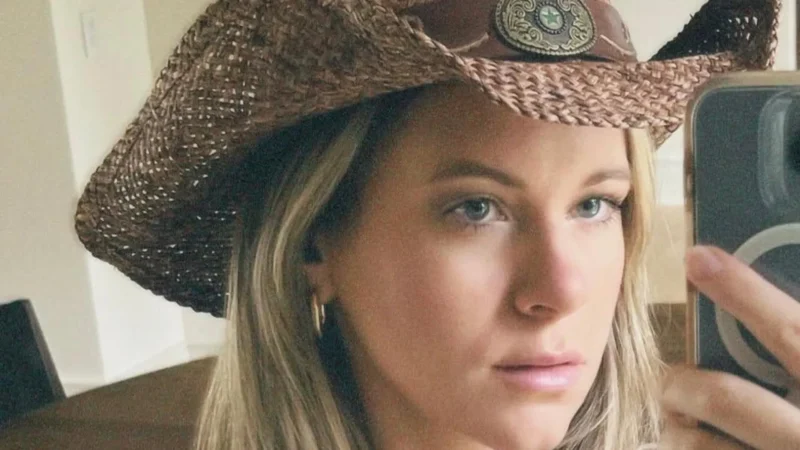 Atriz passa mal em voo e avião é interditado por mau cheiro; entenda